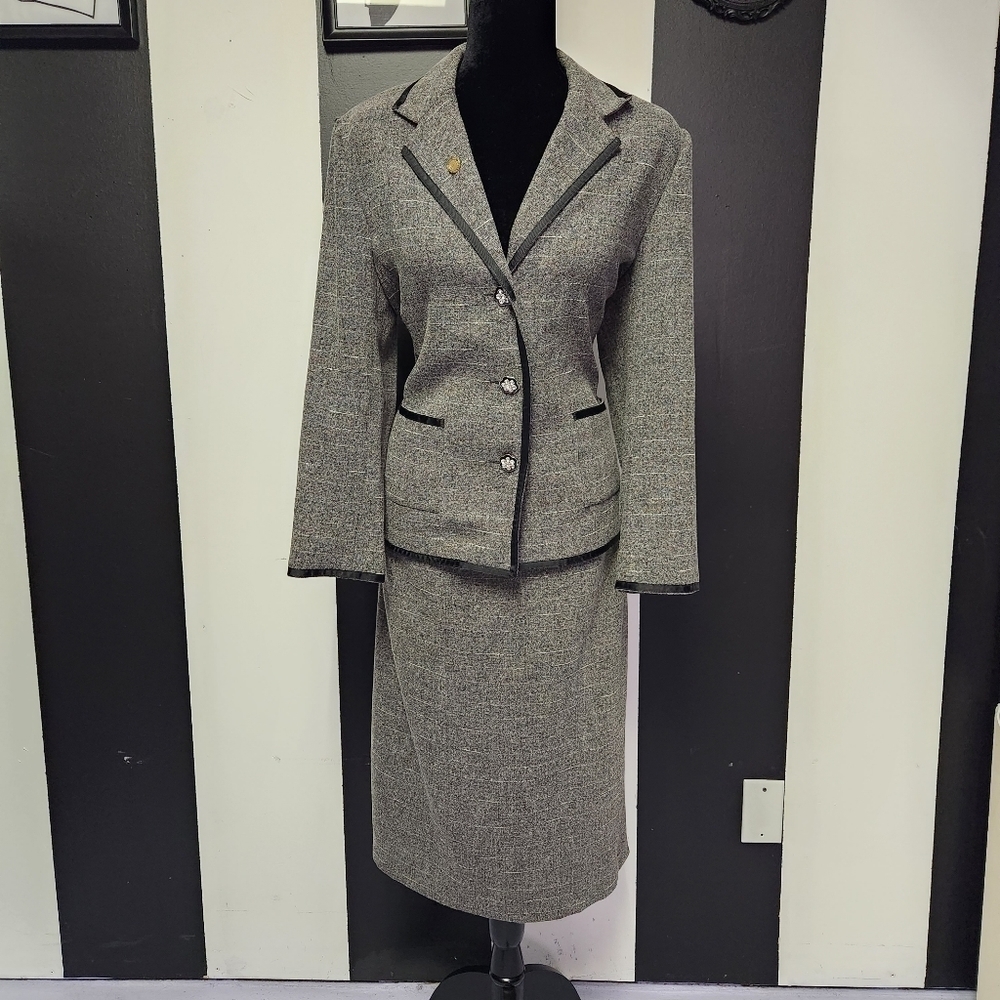Tweed vintage power suit skit and blazer set